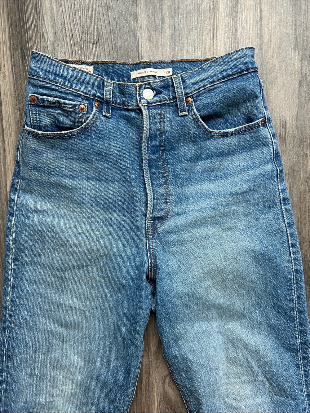 Levi’s Ribcage Straight - Picture 5 of 11